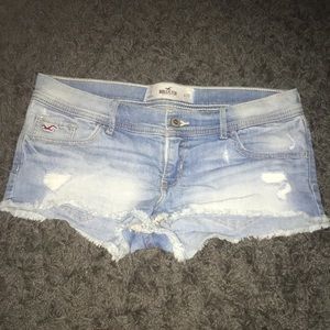 Size 28 hollister Jean shorts